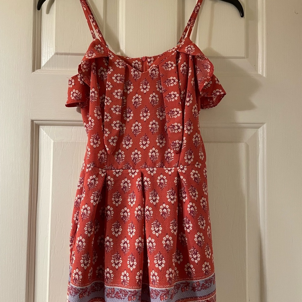 A cute summer romper with pockets!